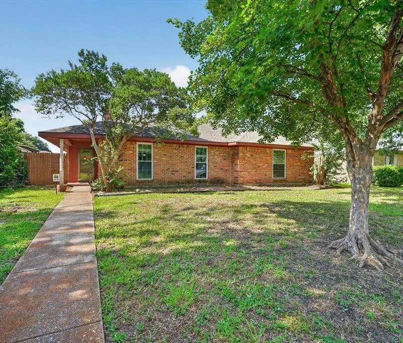 120 Running Brook, Mesquite TX 75149