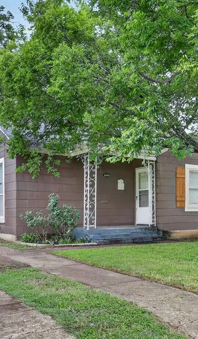 3208 Sandage Avenue, Fort Worth TX 76109