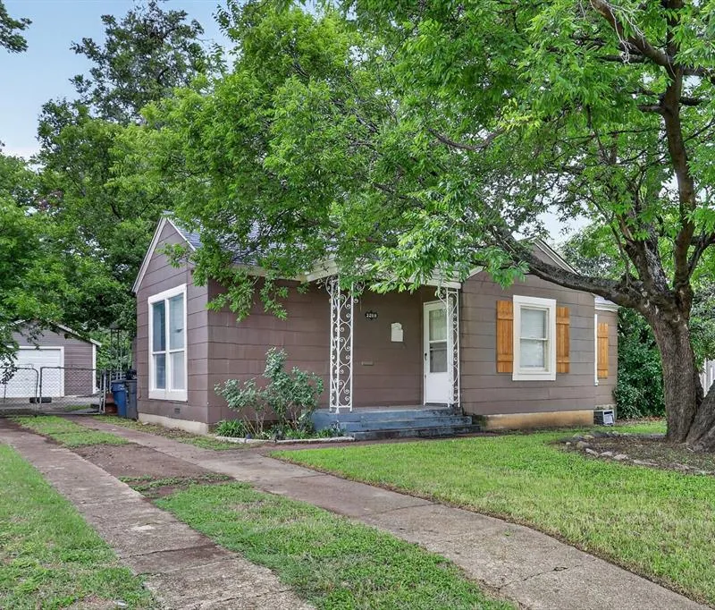 3208 Sandage Avenue, Fort Worth TX 76109