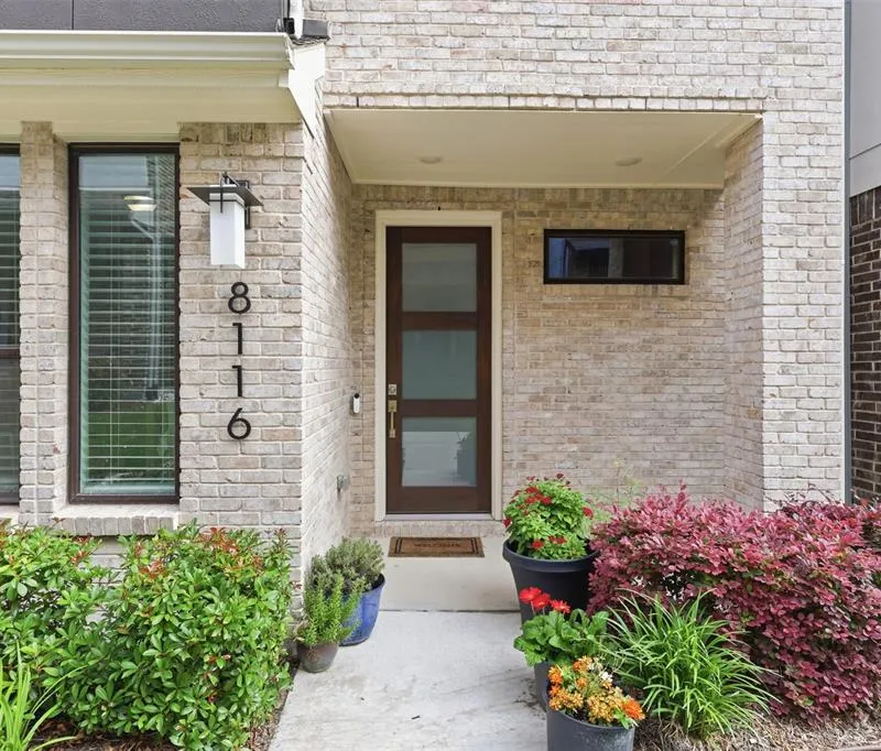 8116 Radnor Road, Dallas TX 75231