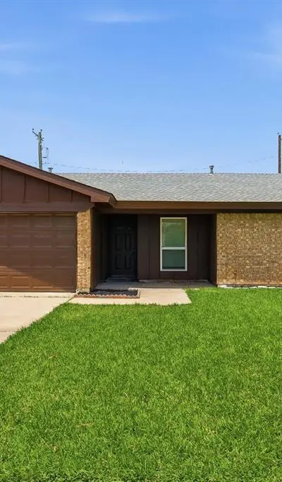 1909 Schumac Lane, Bedford TX 76022