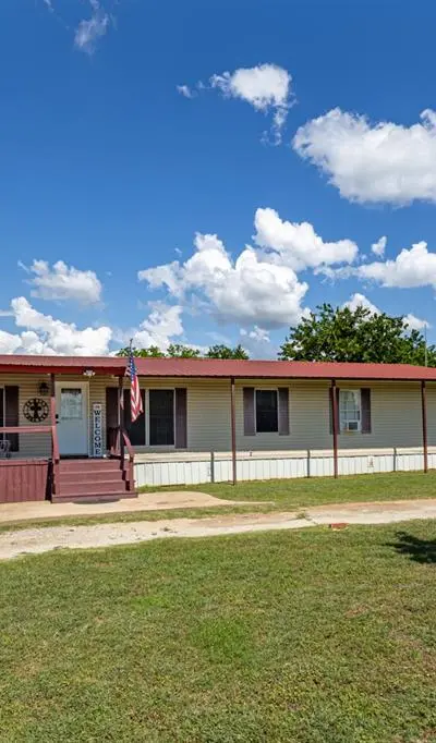 75 Southern Drive, Mineral Wells TX 76067 - Photo 2