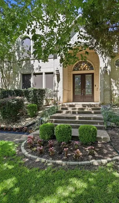 3101 Creek View Drive, Flower Mound TX 75022 - Photo 2