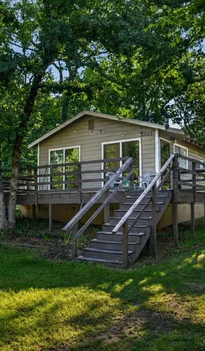1001 Leaning Oak Drive, Tool TX 75143