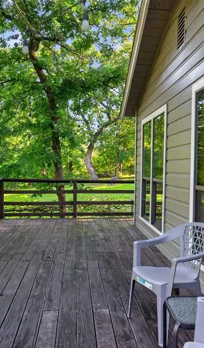 1001 Leaning Oak Drive, Tool TX 75143 - Photo 2