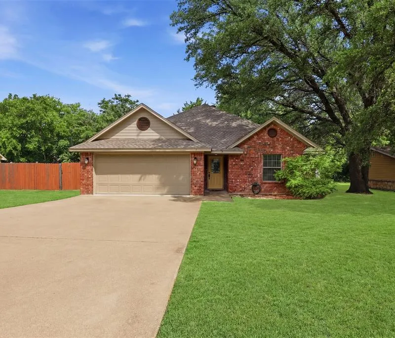 1508 Cheyenne Trail, Granbury TX 76048