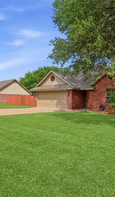 1508 Cheyenne Trail, Granbury TX 76048 - Photo 2