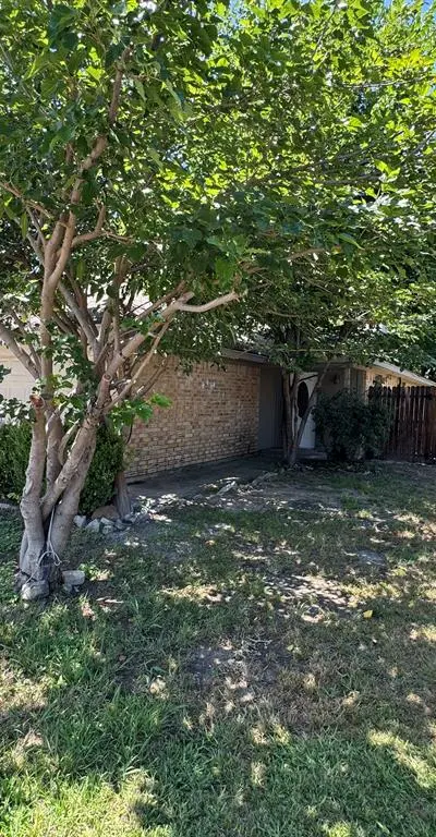 6319 Holiday Lane, North Richland Hills TX 76182 - Photo 2