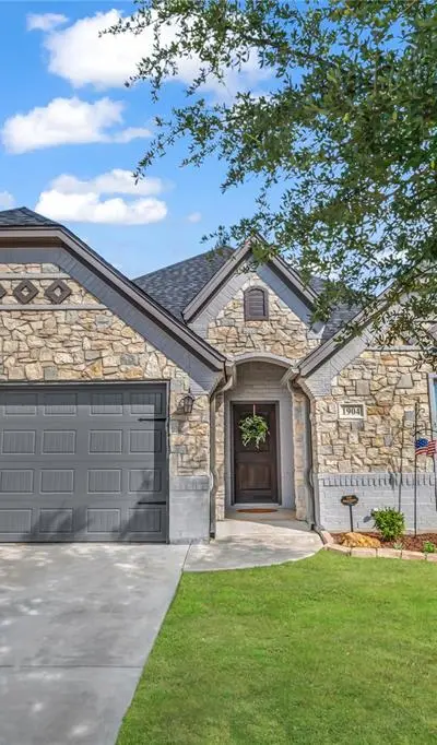 1904 Town Creek Circle, Weatherford TX 76086