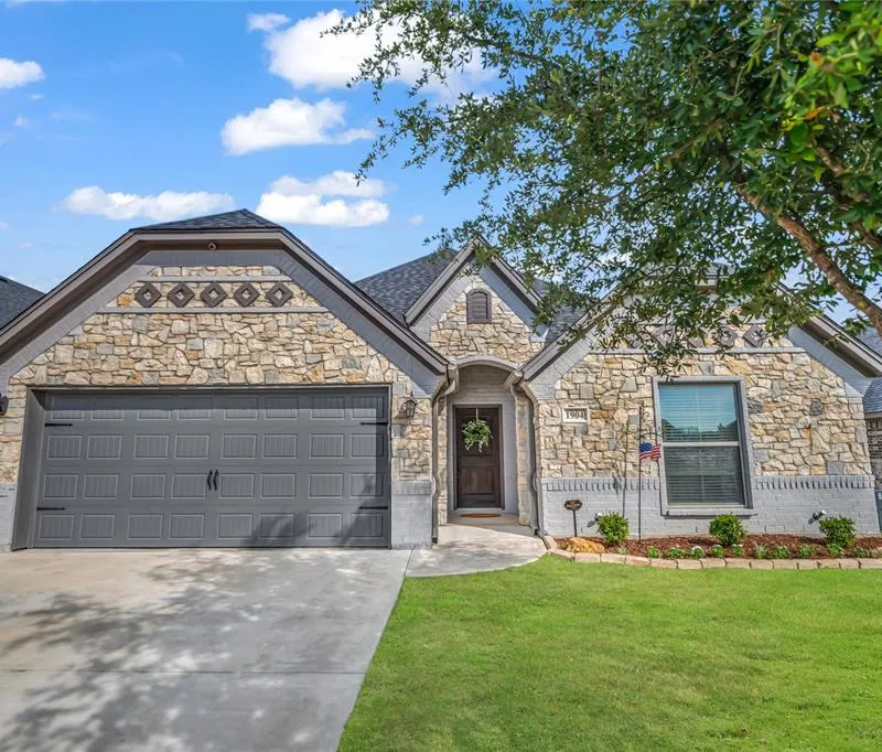 1904 Town Creek Circle, Weatherford TX 76086