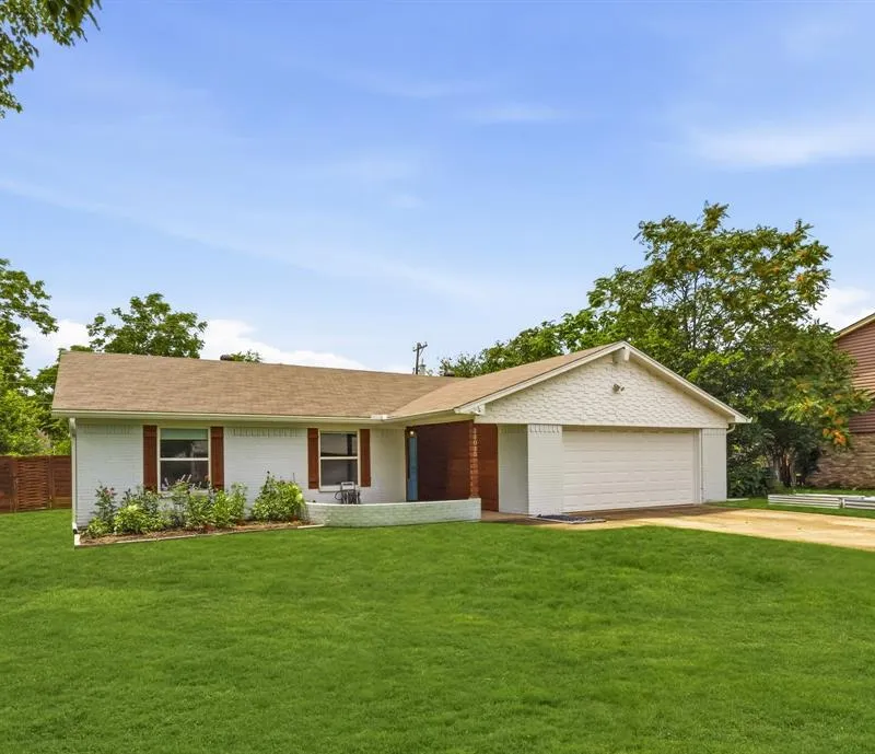 11015 Odette Avenue, Dallas TX 75228