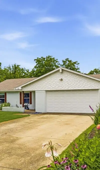 11015 Odette Avenue, Dallas TX 75228 - Photo 2