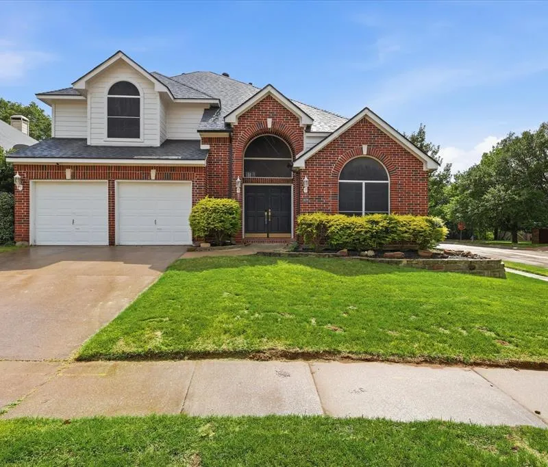 1674 Knoll Ridge Circle, Corinth TX 76210