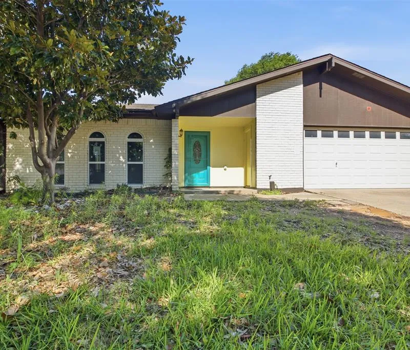 2604 Woodside Drive, Arlington TX 76016