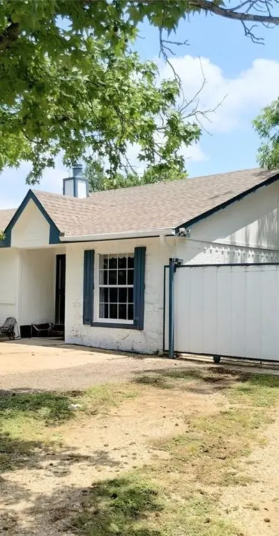 704 Manhattan Drive, Dallas TX 75217 - Photo 2
