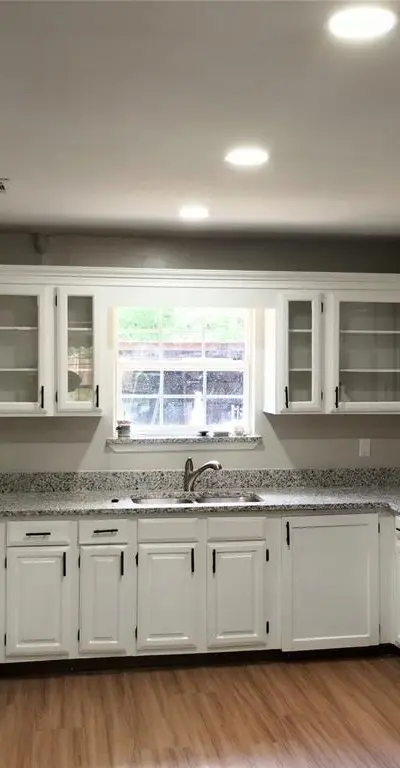 704 Manhattan Drive, Dallas TX 75217 - Photo 4