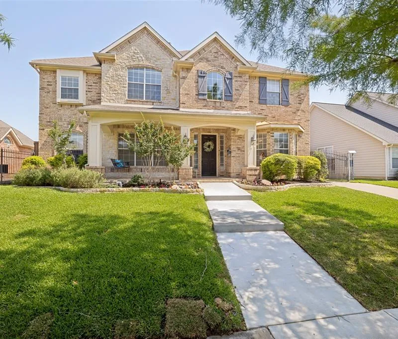 2521 Sir Tristram Lane, Lewisville TX 75056