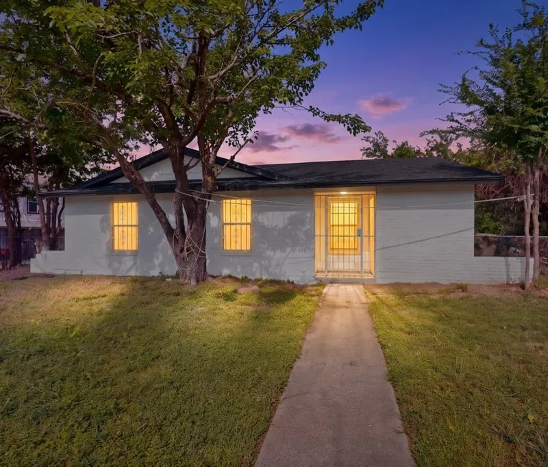301 Stoneport Drive, Dallas TX 75217