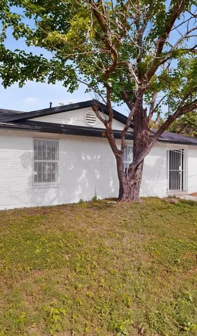 301 Stoneport Drive, Dallas TX 75217 - Photo 3