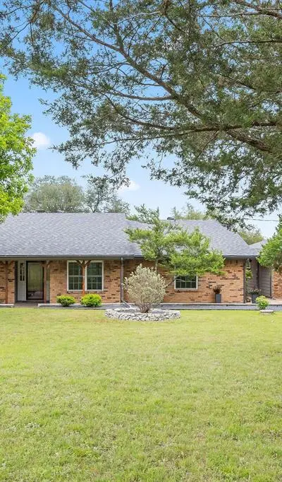 410 De La Cruz Street, Weatherford TX 76085