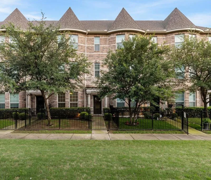 2500 Rockbrook Drive # B83, Lewisville TX 75067