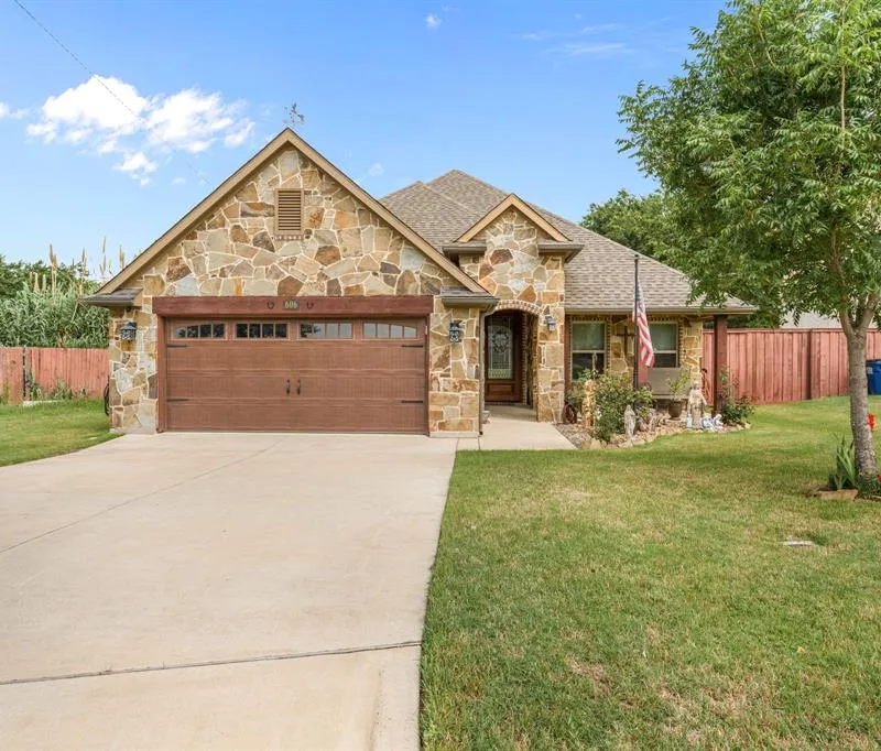 606 Hillside Circle, Little Elm TX 75068