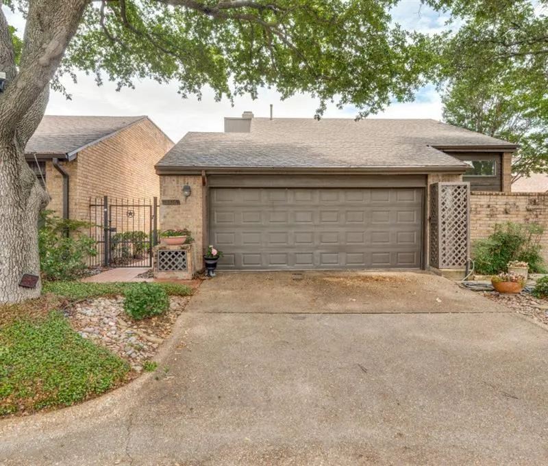 3316 Courtyard Place, Farmers Branch TX 75234
