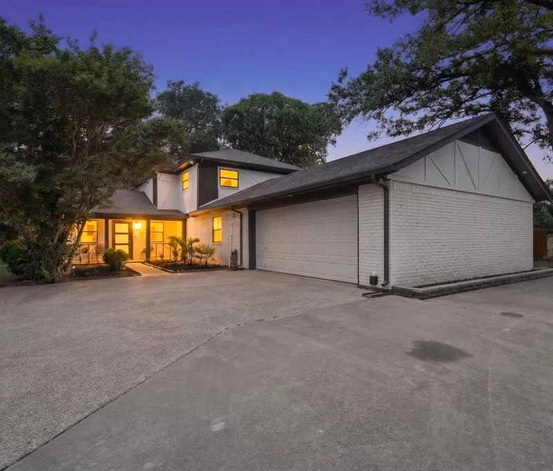 150 S Woodland Trail, Double Oak TX 75077