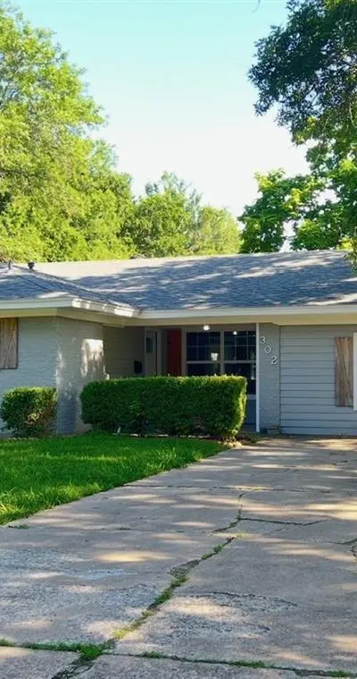 302 Glen Oaks Road, Bonham TX 75418