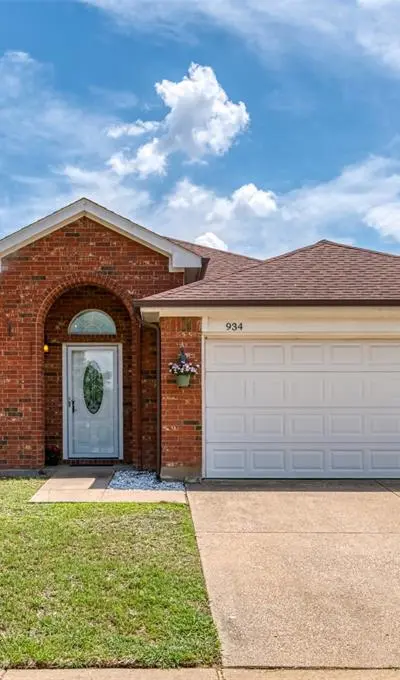 934 Plumeria Drive, Arlington TX 76002