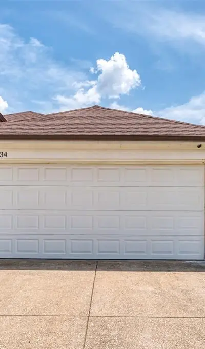 934 Plumeria Drive, Arlington TX 76002 - Photo 4