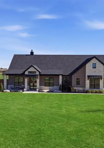 6620 Buffalo Ridge Circle, Godley TX 76044 - Photo 2