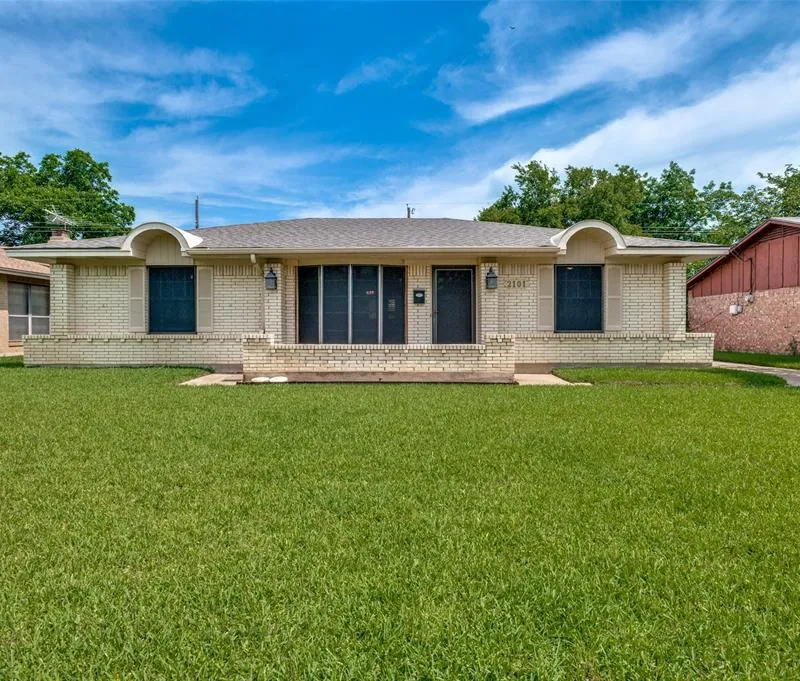 2101 Spanish Trail, Irving TX 75060