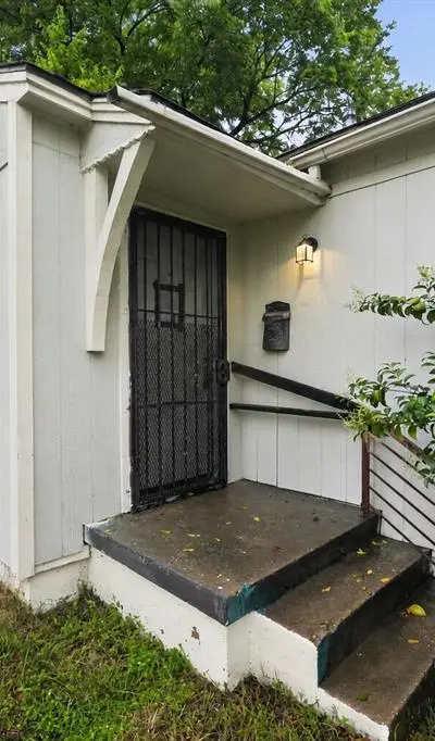3102 Kellogg Avenue, Dallas TX 75216 - Photo 2