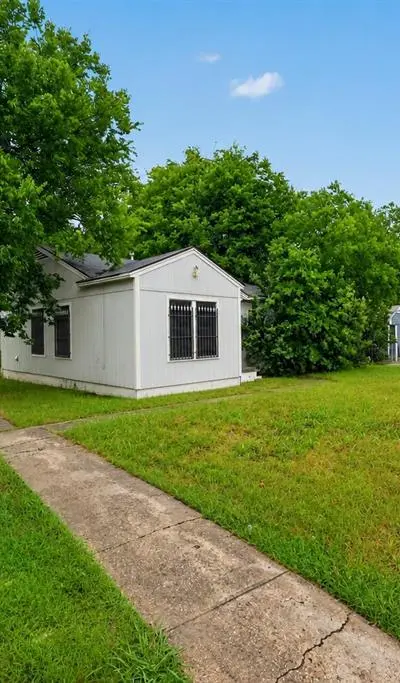 3102 Kellogg Avenue, Dallas TX 75216 - Photo 3