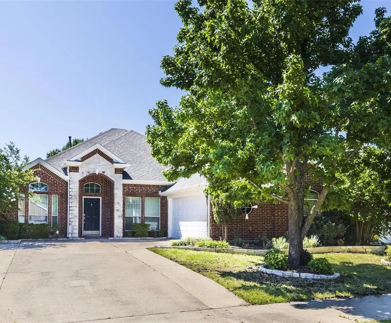 10706 Saint Annes Drive, Rowlett TX 75089
