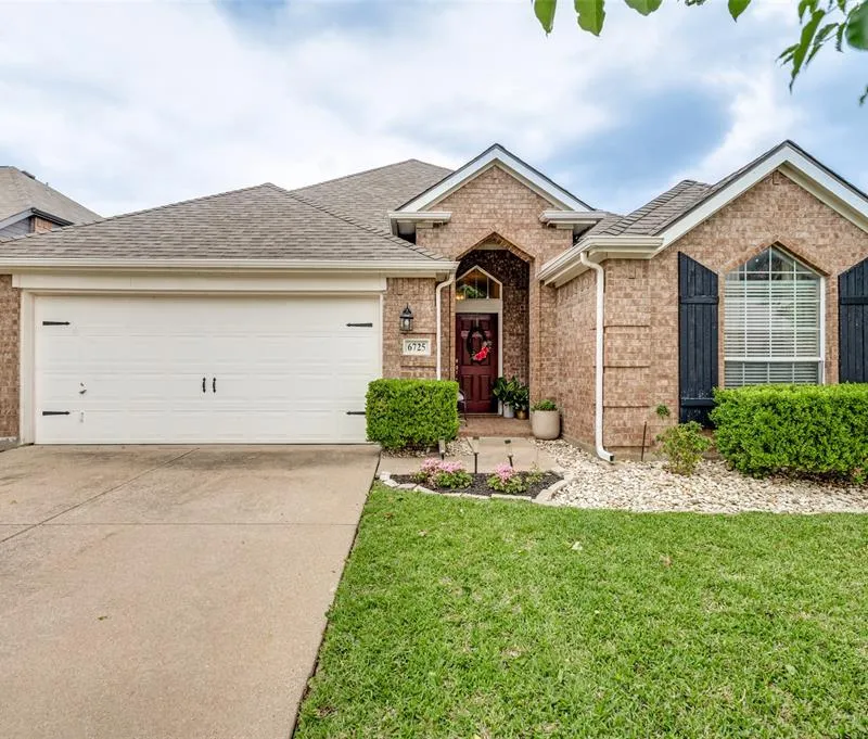 6725 Hayling Way, Denton TX 76210