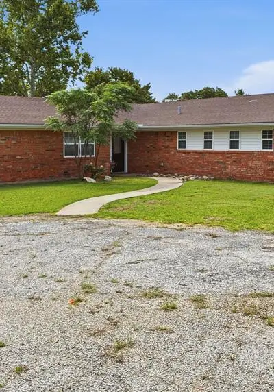 593 County Road 4680, Boyd TX 76023