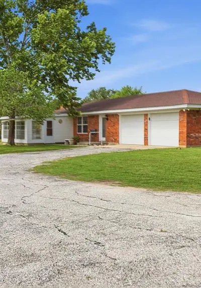 593 County Road 4680, Boyd TX 76023 - Photo 2