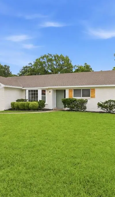 2112 Stonegate Drive N, Bedford TX 76021 - Photo 2