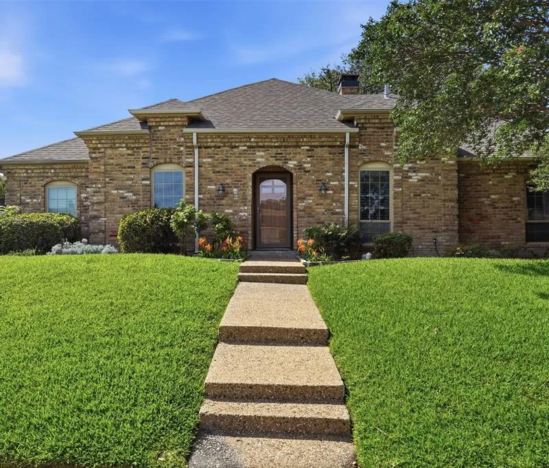2247 Valley Mill, Carrollton TX 75006
