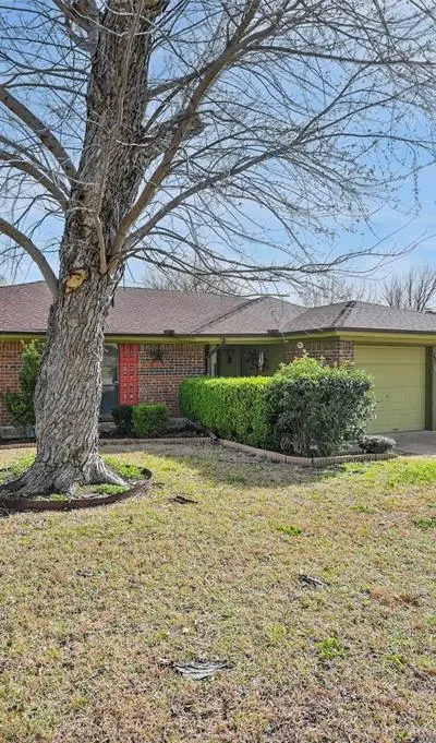 1908 Overbrook Drive, Arlington TX 76014 - Photo 2