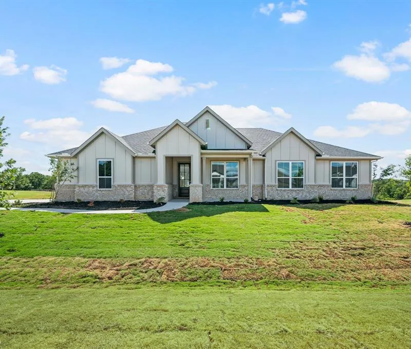 110 Brush Creek Drive, Boyd TX 76023