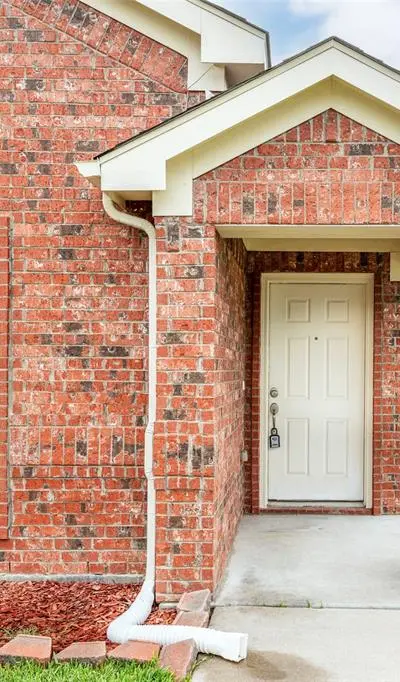 7427 Fossil Creek Drive, Arlington TX 76002 - Photo 5