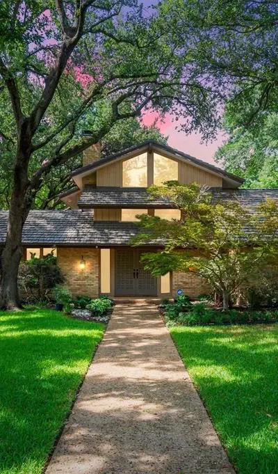 3909 Courtshire Drive, Dallas TX 75229