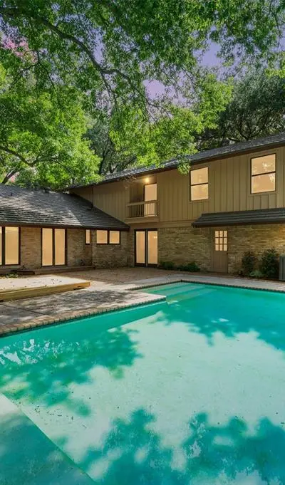 3909 Courtshire Drive, Dallas TX 75229 - Photo 2