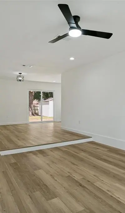 2325 Lake By Drive, Irving TX 75060 - Photo 2