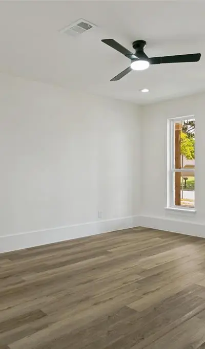 2325 Lake By Drive, Irving TX 75060 - Photo 4