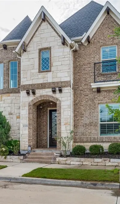 1328 Viridian Park Lane, Arlington TX 76005 - Photo 2