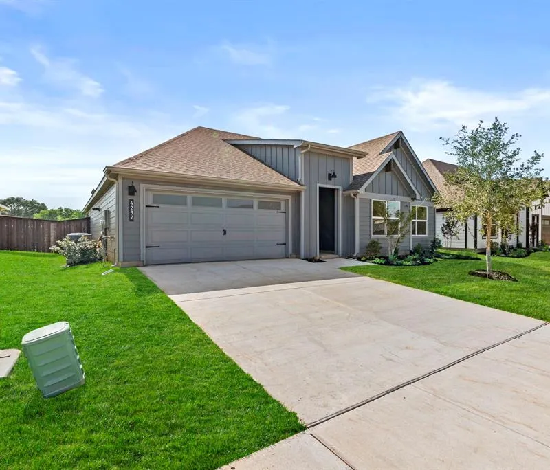 4237 Cornerstone Circle, Granbury TX 76048